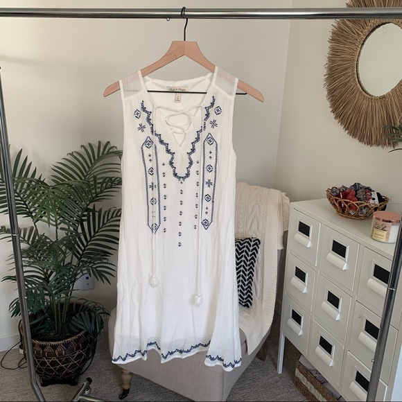 Cloth & People White Embroidered Dress Beachy Boho Small - Picture 1 of 11